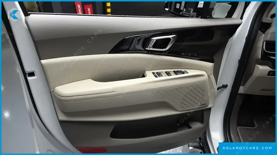 KIA CARNIVAL HEV 7-SEATER HI LIMOUSINE