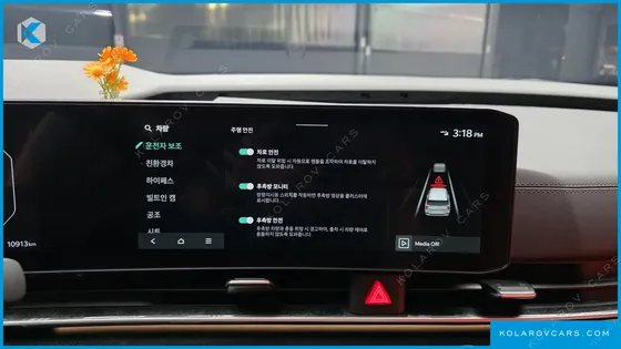 KIA CARNIVAL HEV 9-SEATER HI-LIMOUSINE (SPECIAL VEHICLE)