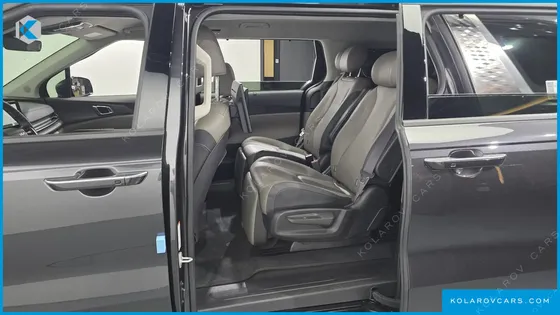 KIA CARNIVAL GASOLINE 7-SEATER NOBLESSE