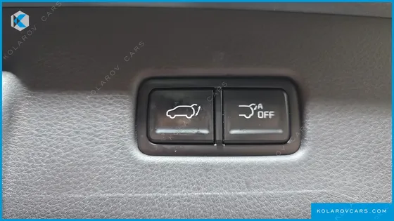 KIA CARNIVAL GASOLINE 7-SEATER NOBLESSE