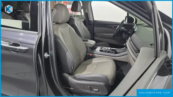 KIA CARNIVAL GASOLINE 7-SEATER NOBLESSE