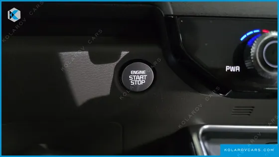 KIA CARNIVAL GASOLINE 7-SEATER NOBLESSE