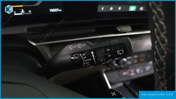 KIA CARNIVAL GASOLINE 7-SEATER NOBLESSE