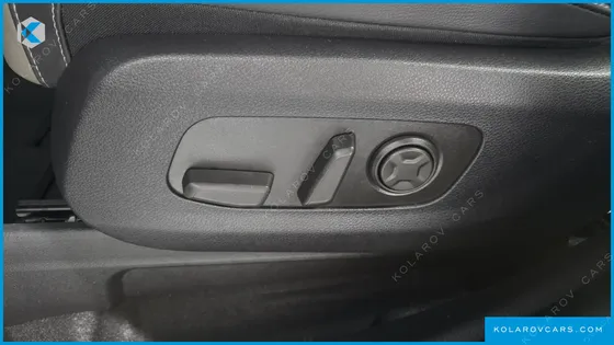 KIA CARNIVAL GASOLINE 7-SEATER NOBLESSE