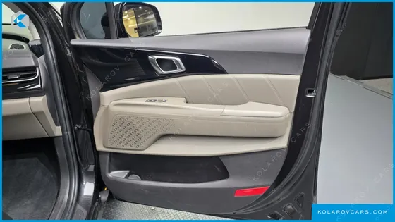 KIA CARNIVAL 7-SEATER SIGNATURE