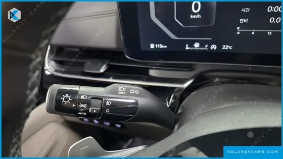 KIA CARNIVAL 7-SEATER SIGNATURE