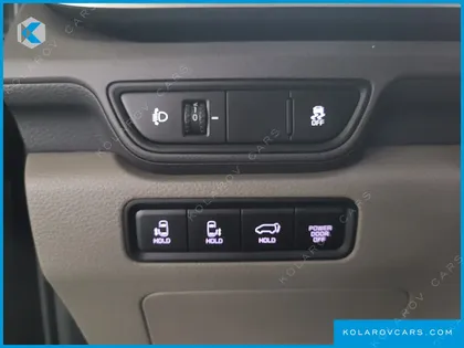 KIA CARNIVAL 9-SEATER PRESTIGE