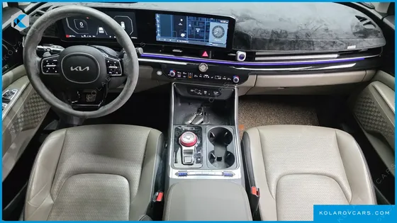 KIA CARNIVAL 7-SEATER SIGNATURE