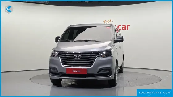 HYUNDAI STAREX VAN 5-SEATER