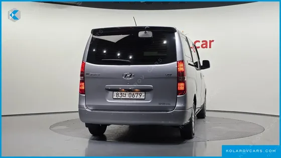 HYUNDAI STAREX VAN 5-SEATER