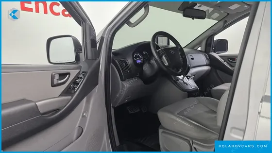 HYUNDAI STAREX VAN 5-SEATER
