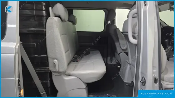HYUNDAI STAREX VAN 5-SEATER