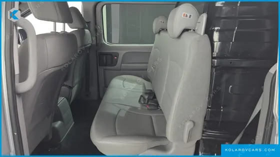 HYUNDAI STAREX VAN 5-SEATER