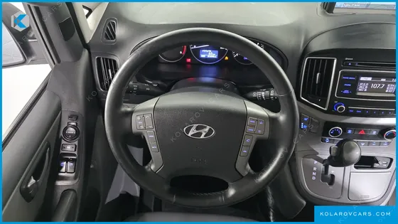 HYUNDAI STAREX VAN 5-SEATER