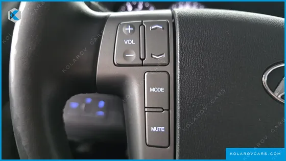 HYUNDAI STAREX VAN 5-SEATER