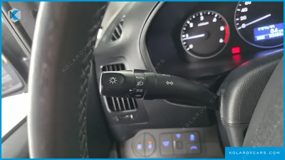 HYUNDAI STAREX VAN 5-SEATER