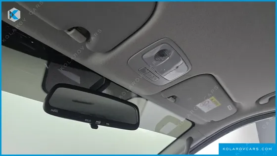 HYUNDAI STAREX VAN 5-SEATER