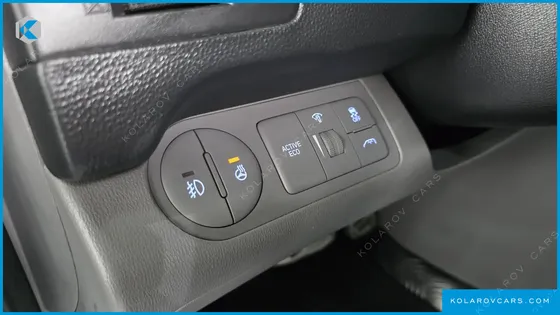 HYUNDAI STAREX VAN 5-SEATER
