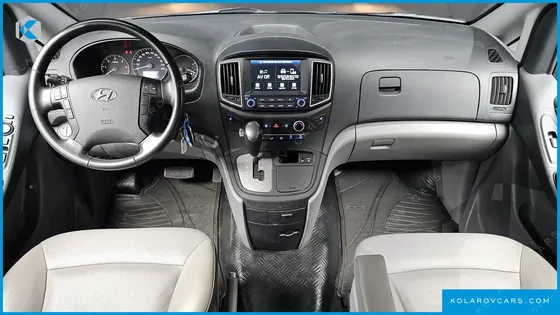 HYUNDAI STAREX VAN 5-SEATER