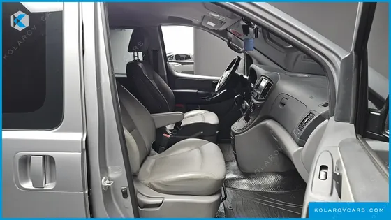 HYUNDAI STAREX VAN 5-SEATER