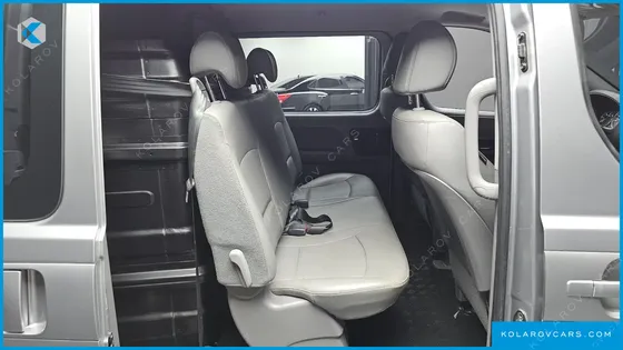HYUNDAI STAREX VAN 5-SEATER