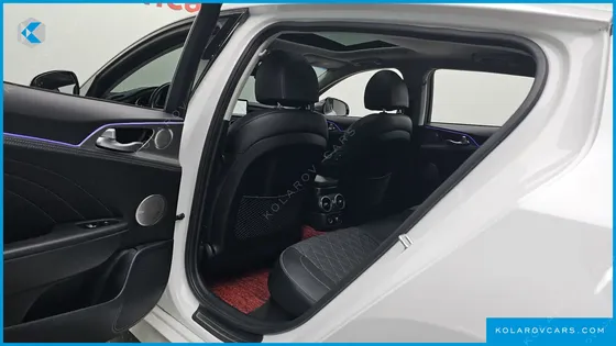 KIA STINGER 2.5 AWD MASTERS