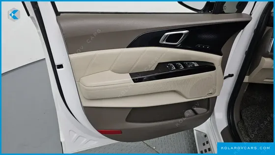 KIA CARNIVAL 9-SEATER HI-LIMOUSINE