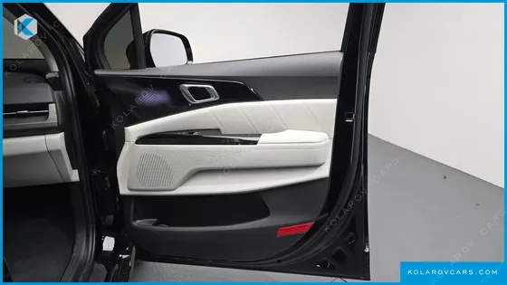 KIA CARNIVAL GASOLINE 7-SEATER SIGNATURE
