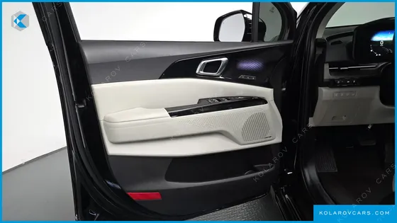 KIA CARNIVAL GASOLINE 7-SEATER SIGNATURE