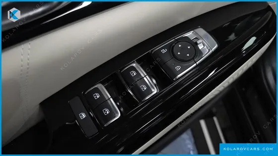KIA CARNIVAL GASOLINE 7-SEATER SIGNATURE