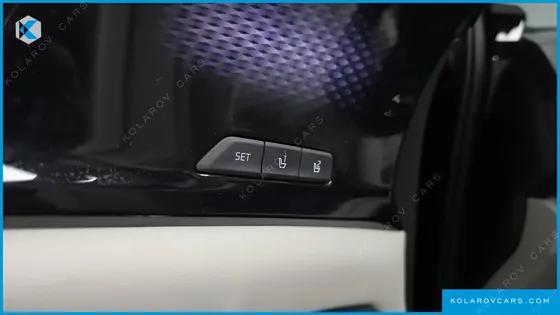 KIA CARNIVAL GASOLINE 7-SEATER SIGNATURE
