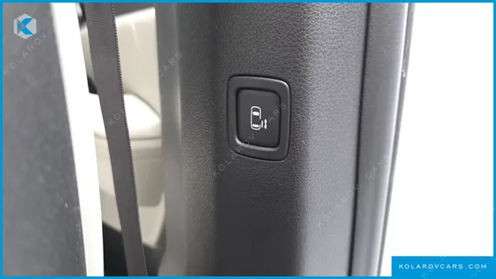 KIA CARNIVAL GASOLINE 7-SEATER SIGNATURE