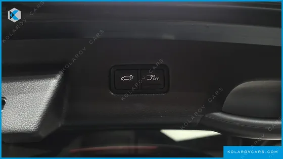 KIA CARNIVAL GASOLINE 7-SEATER SIGNATURE