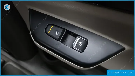 KIA CARNIVAL 9-SEATER PRESTIGE