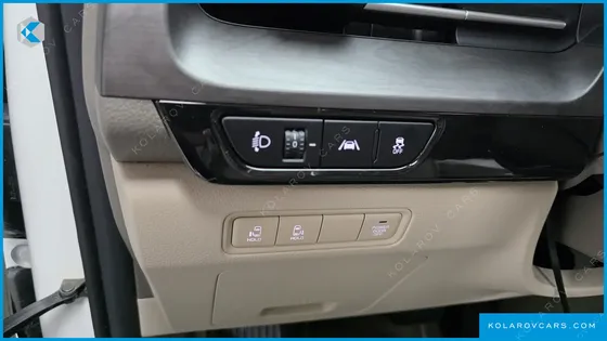 KIA CARNIVAL 9-SEATER PRESTIGE
