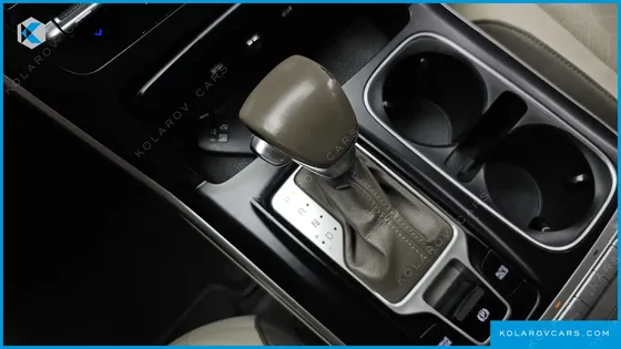 KIA CARNIVAL 9-SEATER PRESTIGE