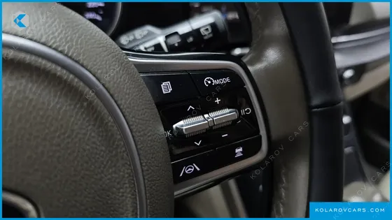 KIA CARNIVAL 9-SEATER PRESTIGE