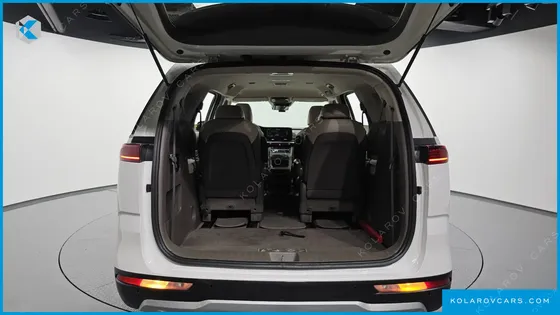 KIA CARNIVAL 9-SEATER PRESTIGE