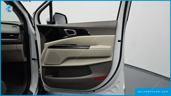 KIA CARNIVAL 9-SEATER PRESTIGE