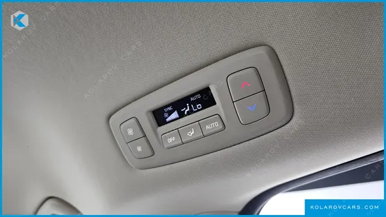 KIA CARNIVAL 9-SEATER PRESTIGE