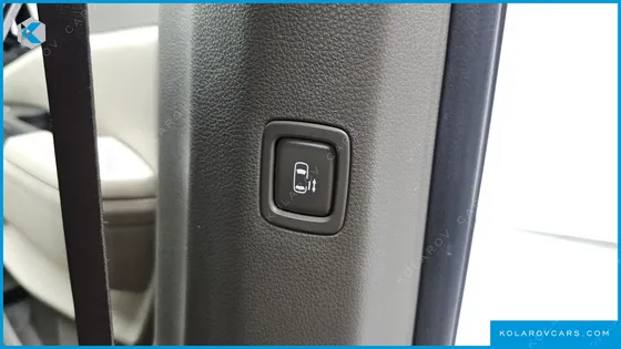 KIA CARNIVAL 9-SEATER PRESTIGE