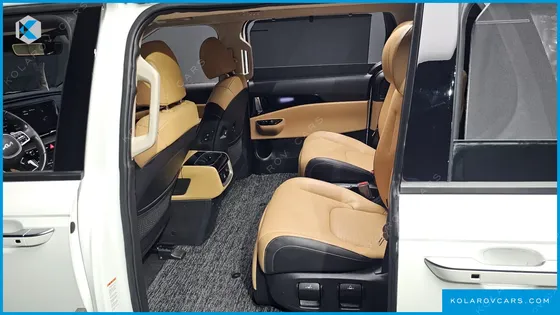 KIA CARNIVAL GASOLINE 7-SEATER SIGNATURE