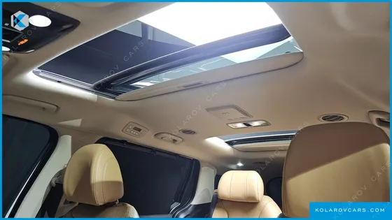 KIA CARNIVAL GASOLINE 7-SEATER SIGNATURE