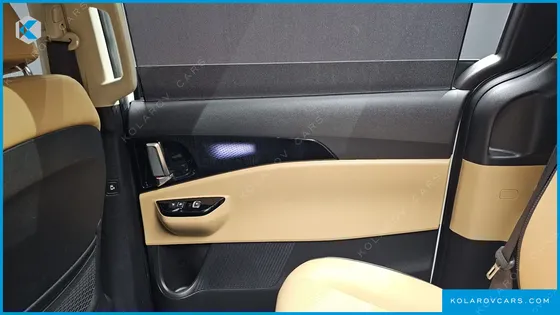 KIA CARNIVAL GASOLINE 7-SEATER SIGNATURE
