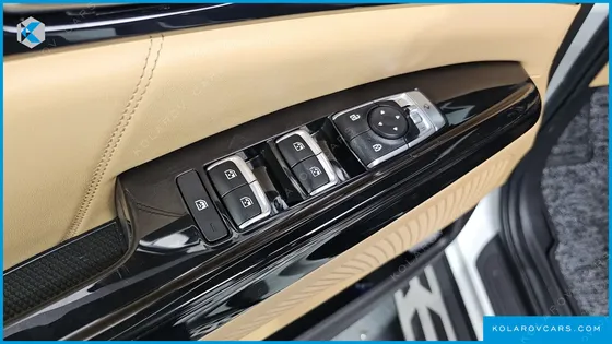 KIA CARNIVAL GASOLINE 7-SEATER SIGNATURE