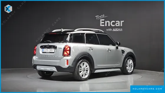MINI COUNTRYMAN CLASSIC PLUS LAUNCH PACK