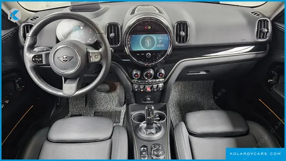 MINI COUNTRYMAN CLASSIC PLUS LAUNCH PACK