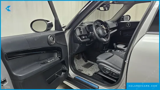 MINI COUNTRYMAN CLASSIC PLUS LAUNCH PACK