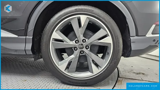 AUDI Q4 E-TRON 40 PREMIUM