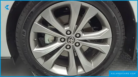 TOYOTA SIENNA 2.5 HYBRID 2WD